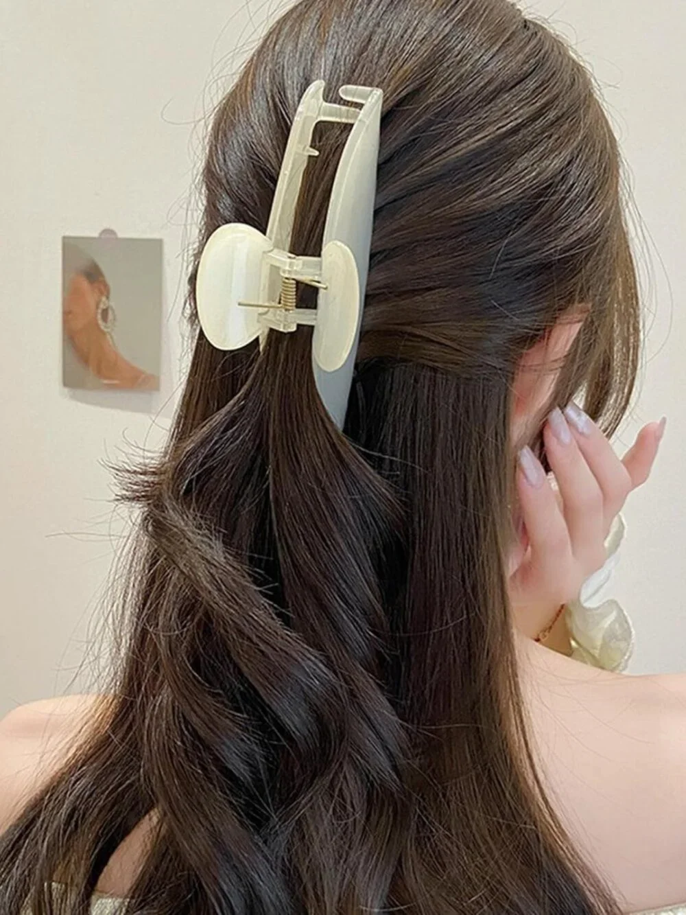 Large Nonslip Hair Claw Clip for Women - Strong Hold, Comfortable, Fashion